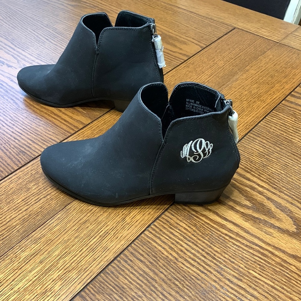 Vivan Lou ankle boots size women’s 8 initials MVP Or most valuable player